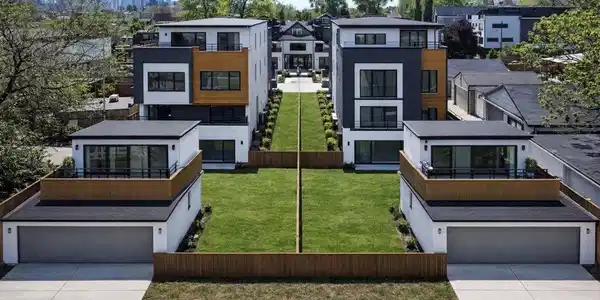 Image 2: This photo represents the two plots of land 1735 and 1733 w 37th. Each plot allows for a single family plus ADU.. Image 2: This photo represents the two plots of land 1735 and 1733 w 37th. Each plot allows for a single family plus ADU..