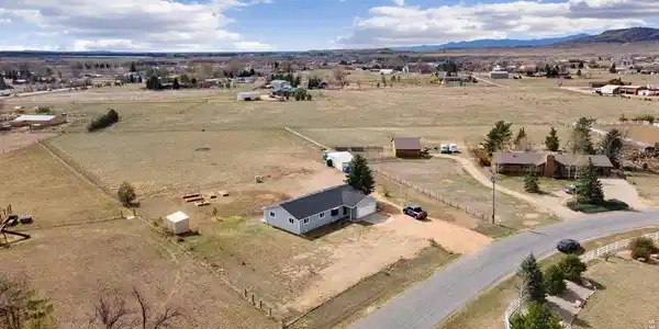 Image 2: Beautiful foothills location Image 2: Beautiful foothills location