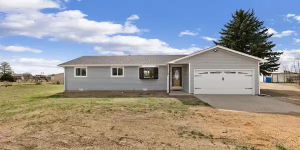 Image 3: Ranch style home on 2.5 acres Image 3: Ranch style home on 2.5 acres