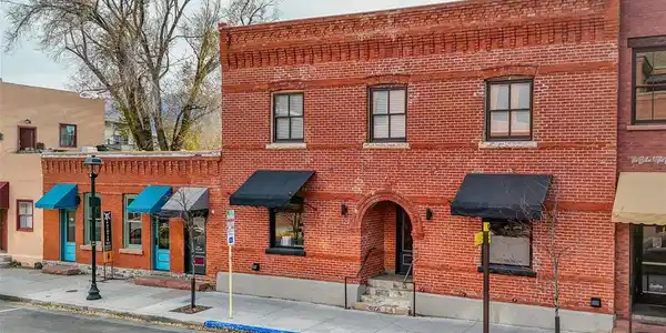 129 W Sackett Ave