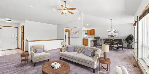 Image 2: Family Room.