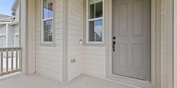Image 4: Covered Front Porch Image 4: Covered Front Porch