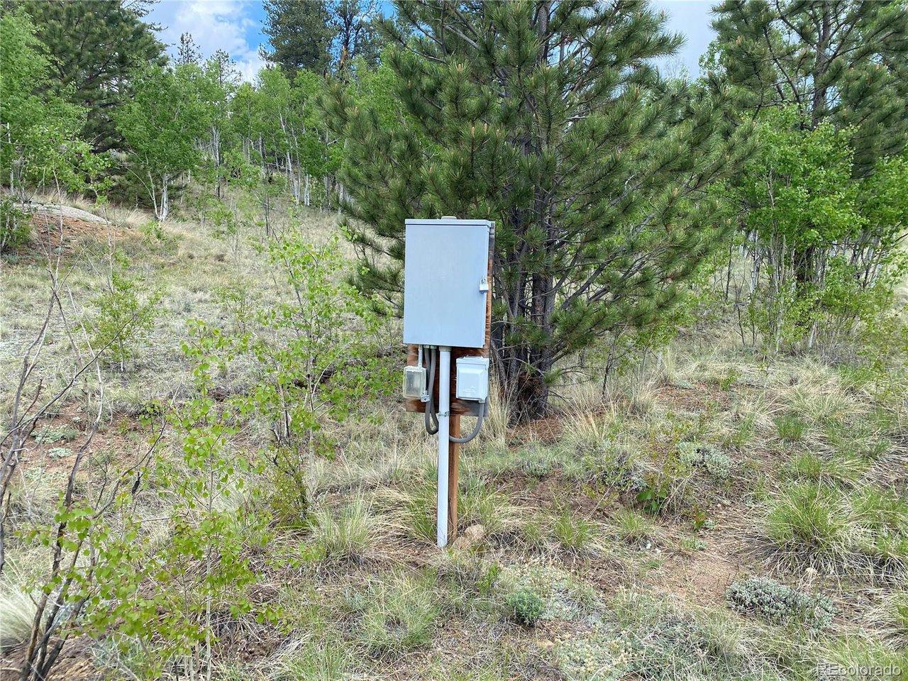 Image 3: Electric on the property