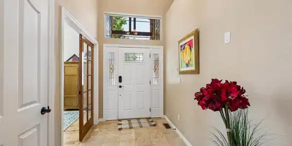 Image 3: Entry with Transom/Sidelight Windows & Tile Floor Image 3: Entry with Transom/Sidelight Windows & Tile Floor
