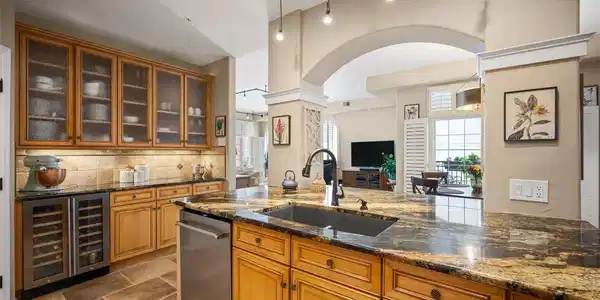 Image 4: Stunning Kitchen with Pass Through to Dining Room Image 4: Stunning Kitchen with Pass Through to Dining Room