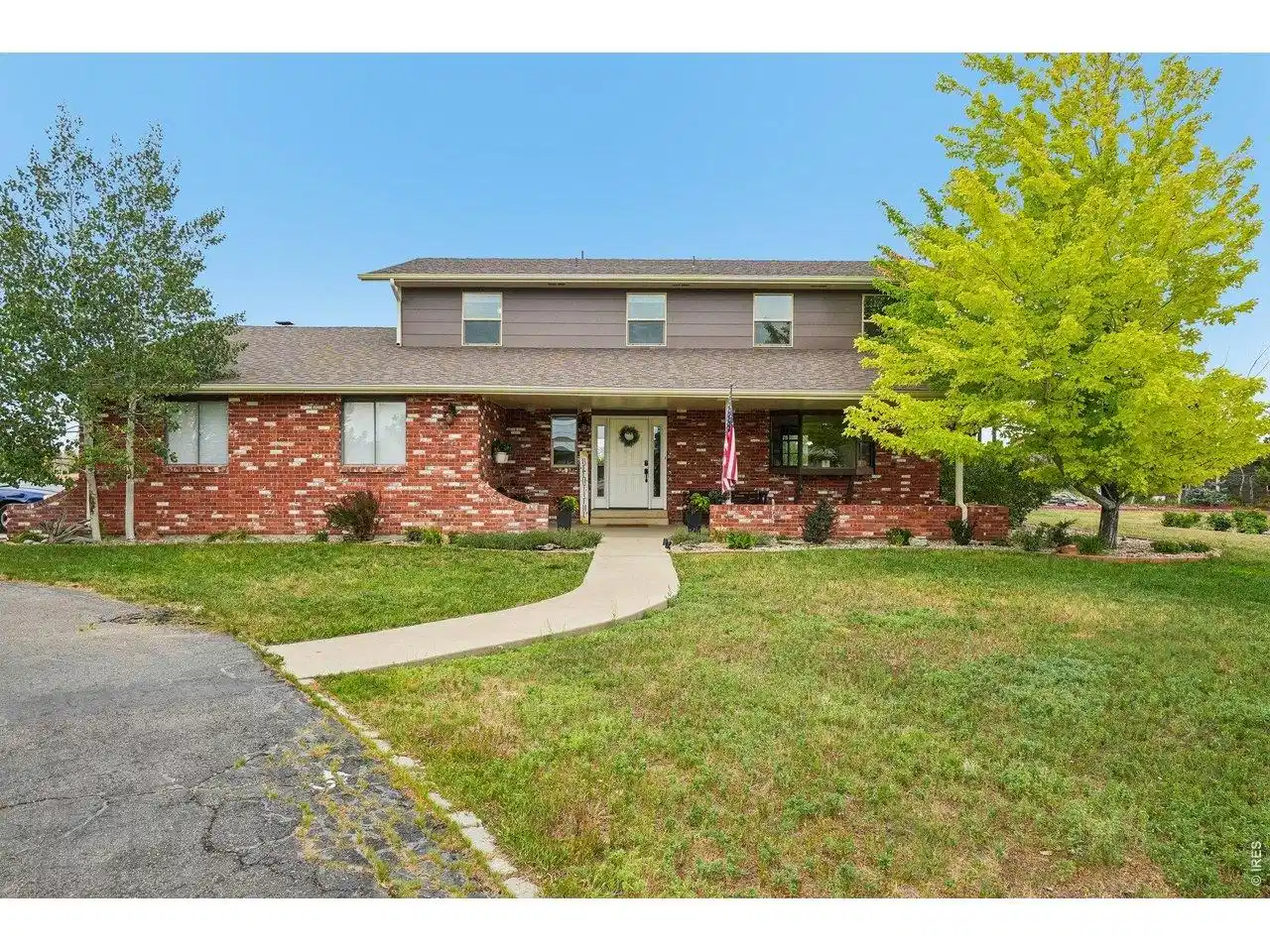 Image 1: Welcome to your new 2.3 acre home sweet home!