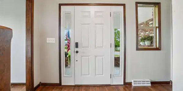Image 3: Front entrance