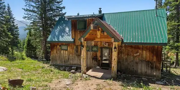 Image 4: Front Entrance Image 4: Front Entrance