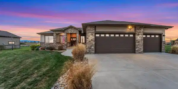 18619 Hill Lake