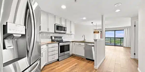 Image 2: Beautifully finished kitchen Image 2: Beautifully finished kitchen