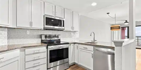 Image 3: Stainless Steel appliances. Image 3: Stainless Steel appliances.