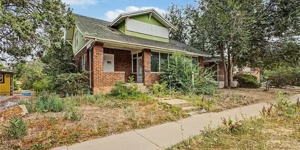933 University Ave