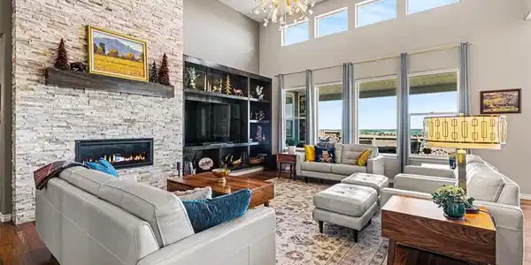 Image 4: Living Room Image 4: Living Room