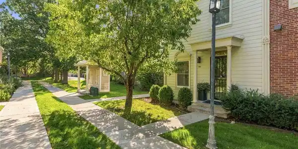 Image 2: Tree Lined Courtyard Entry Image 2: Tree Lined Courtyard Entry