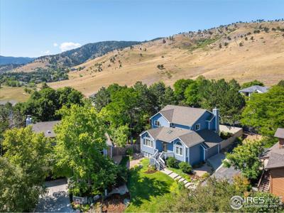 468 Locust Pl