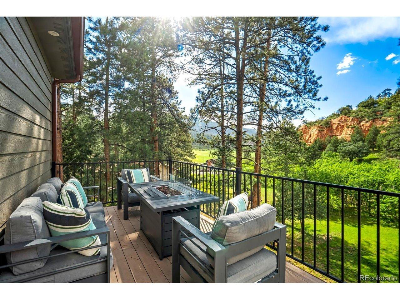 Image 3: Deck/balcony on front of the home with epic views Image 3: Deck/balcony on front of the home with epic views
