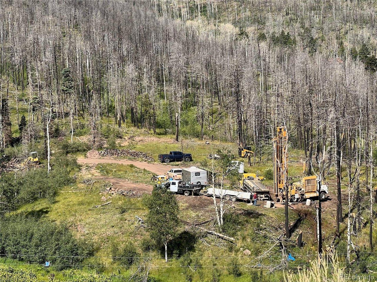 Image 3: Well drilling day Image 3: Well drilling day