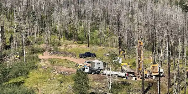 Image 3: Well drilling day Image 3: Well drilling day