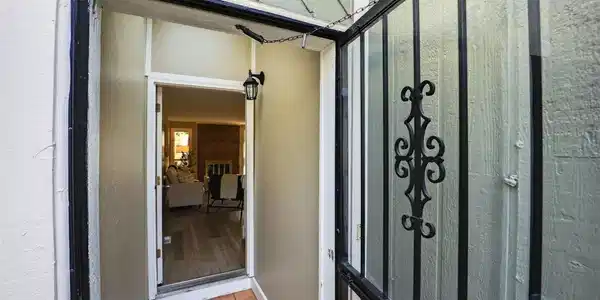 Image 4: Covered Entrance with Skylight