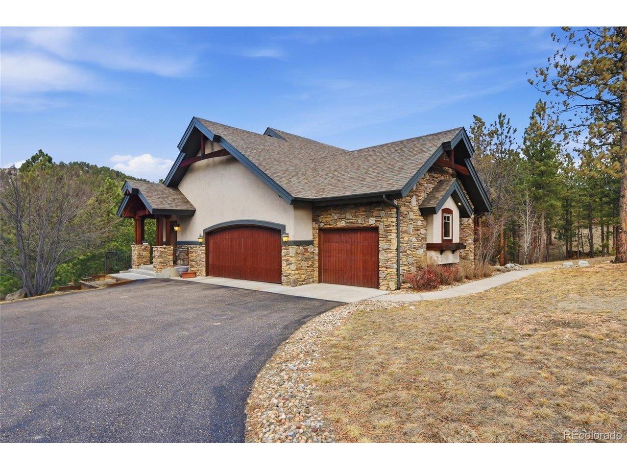 Image 3: Oversized garage with storage, side entry into mudroom