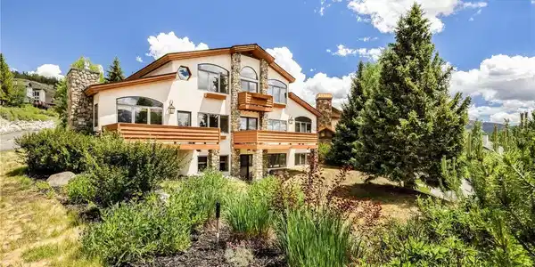 454 Ensign Dr