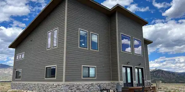 Image 2: 3 beds, 2 baths, 2,724 square feet, open space Image 2: 3 beds, 2 baths, 2,724 square feet, open space