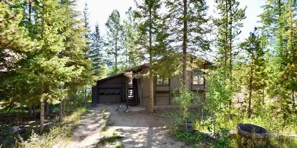 Image 3: Front of Home Image 3: Front of Home