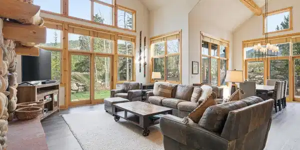 Image 3: Mountain Views and beautiful sunlight flooding the great room! Image 3: Mountain Views and beautiful sunlight flooding the great room!