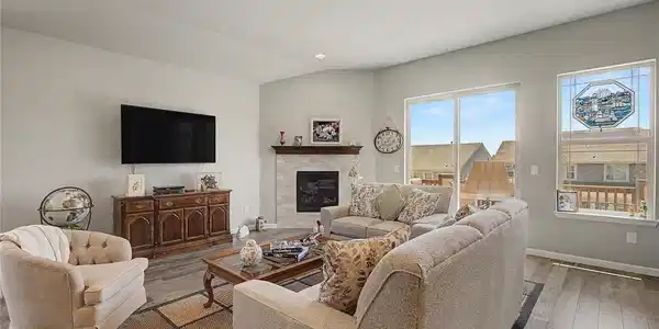 Image 4: Living Room Image 4: Living Room