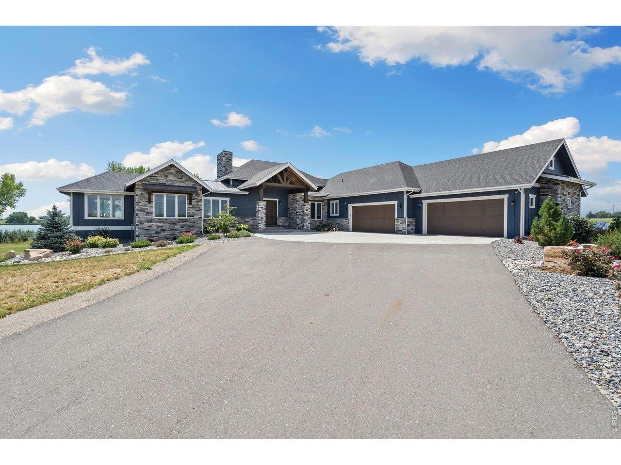 Image 3: 4 car garage for all your toys. Image 3: 4 car garage for all your toys.