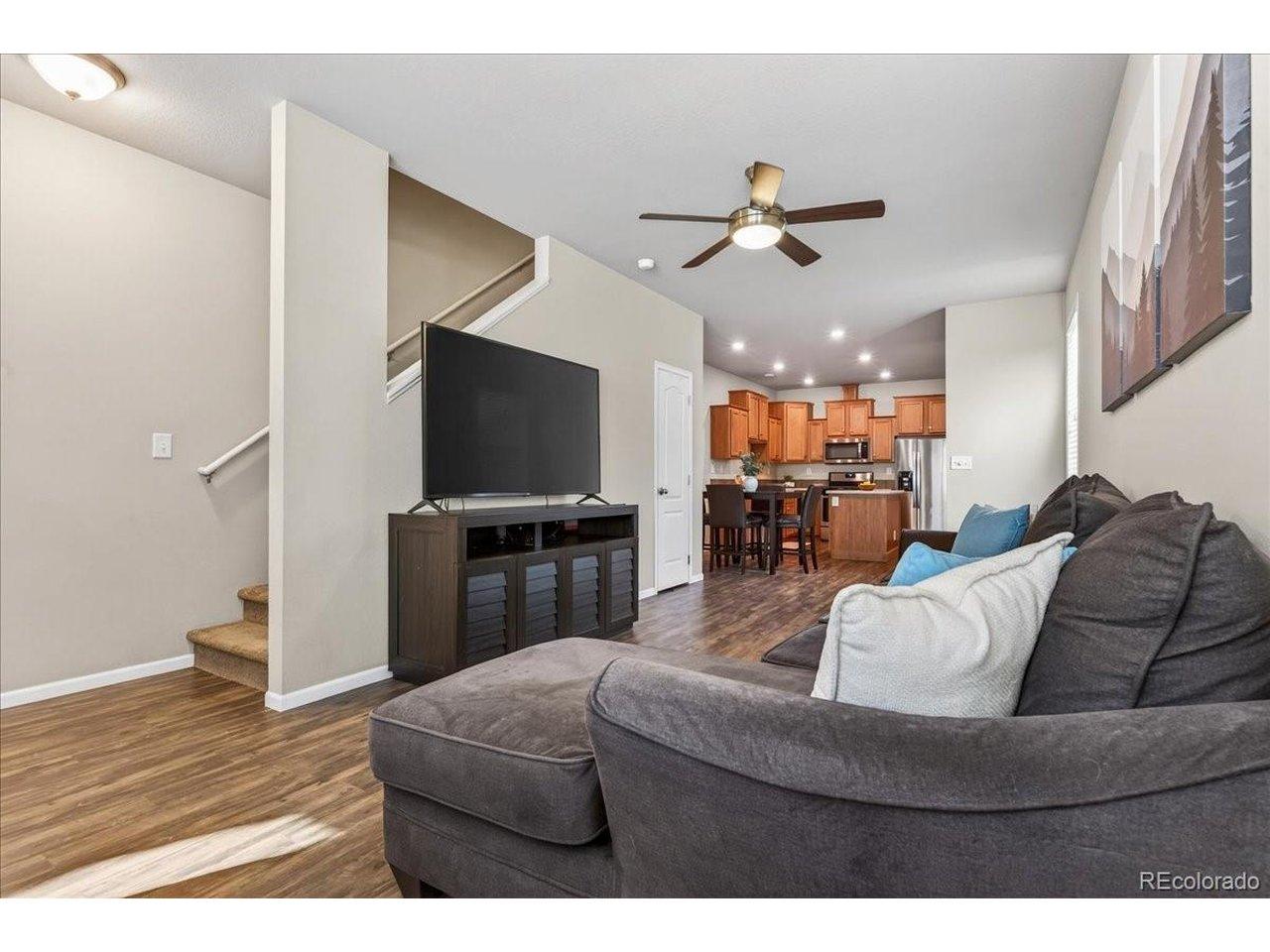 Image 4: Living Room Image 4: Living Room
