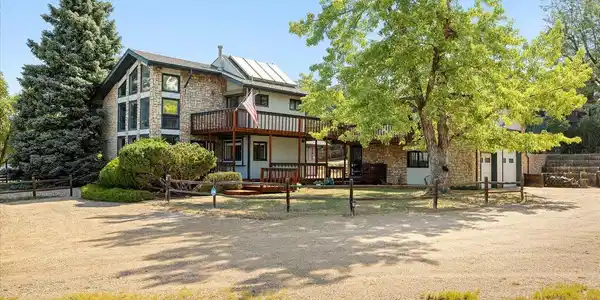 Image 3: Private .32 Acre lot Image 3: Private .32 Acre lot