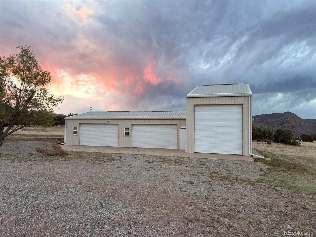 Image 4: Awesome 4- Car plus RV garage. Image 4: Awesome 4- Car plus RV garage.