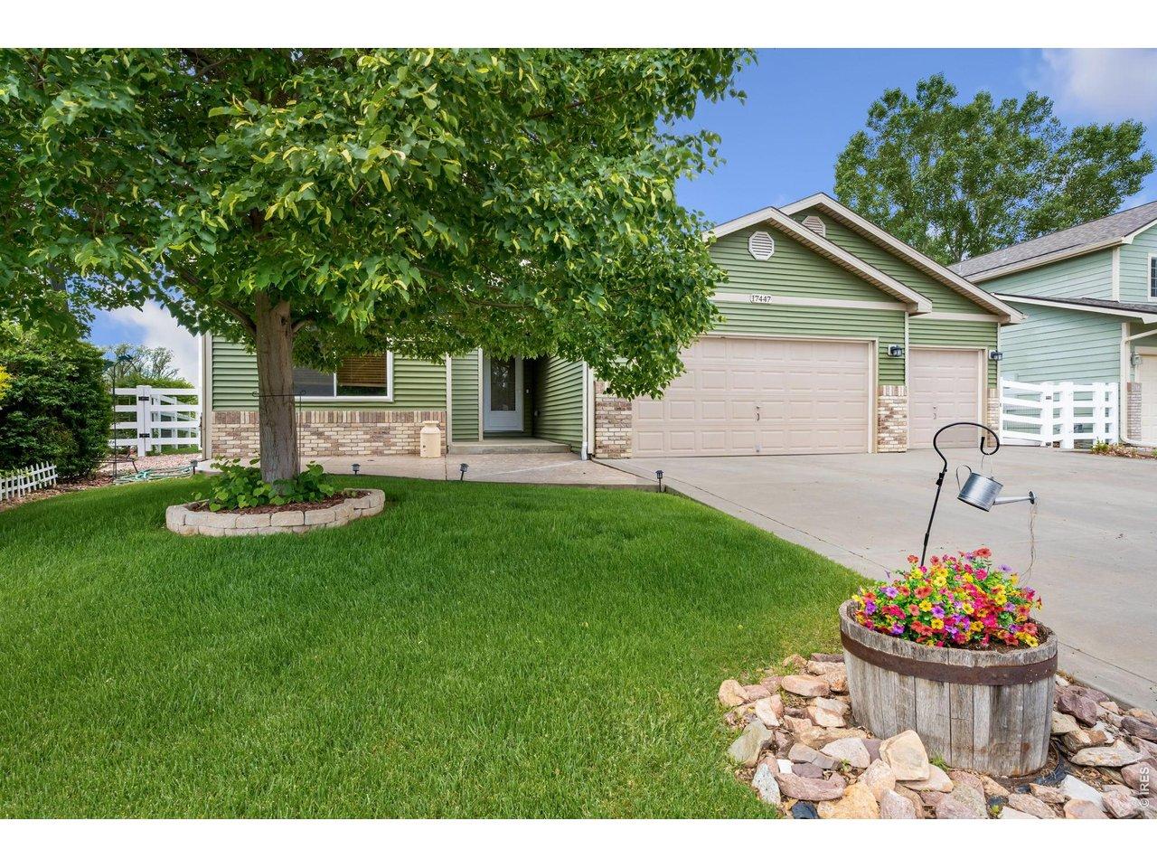 Image 2: Mature landscaping Image 2: Mature landscaping