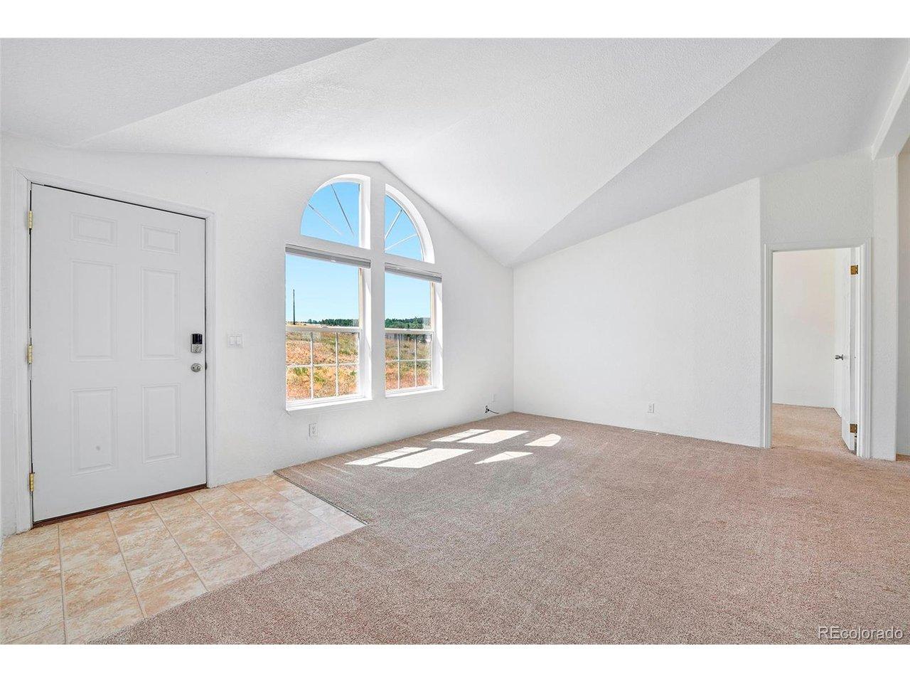 Image 4: Living Room/Great Room Image 4: Living Room/Great Room