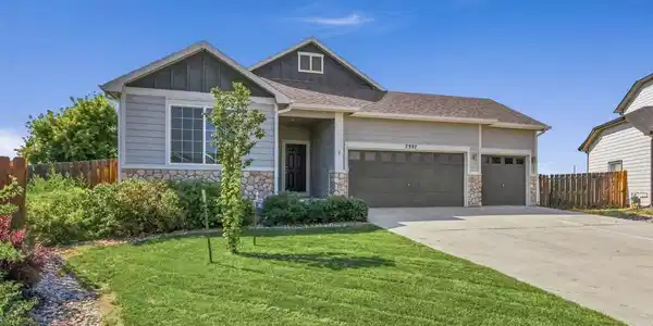 Image 2: Ranch Style Living with all main floor amentiies Image 2: Ranch Style Living with all main floor amentiies