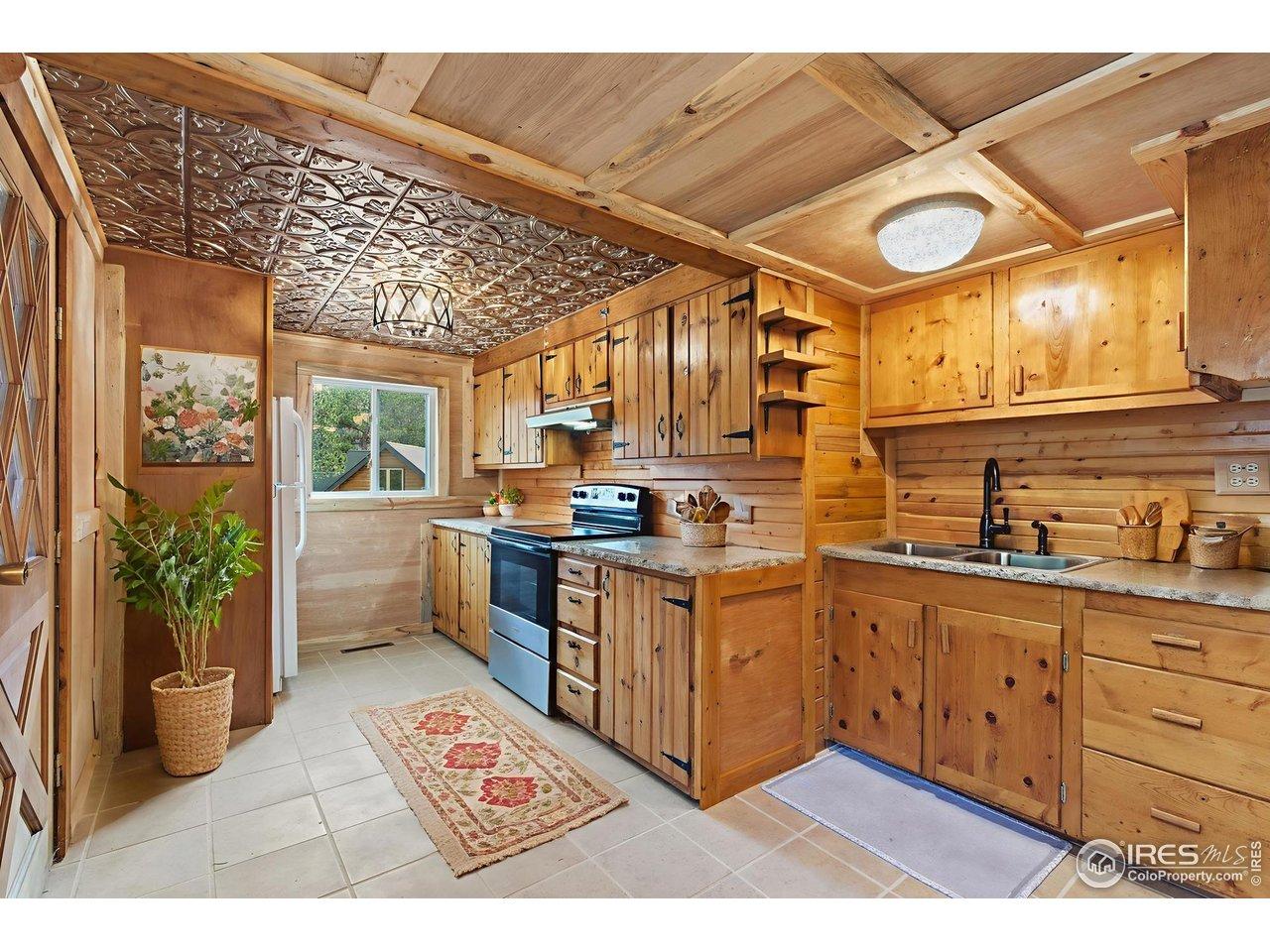 Image 3: Virtually Staged Kitchen Image 3: Virtually Staged Kitchen