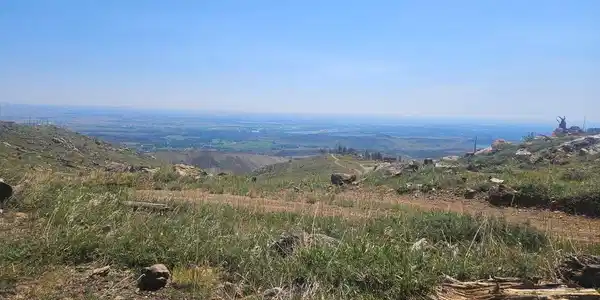 Image 4: Horsetooth reservoir to the south east Image 4: Horsetooth reservoir to the south east