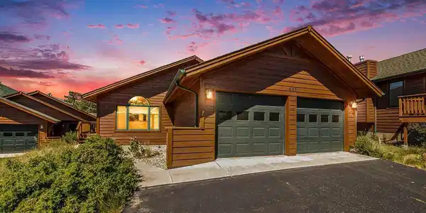 Image 2: Detached Condo and 2 car garage! Image 2: Detached Condo and 2 car garage!
