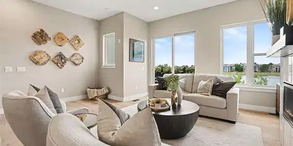 Image 4: Great Room - Reservoir & Mountain Views Image 4: Great Room - Reservoir & Mountain Views