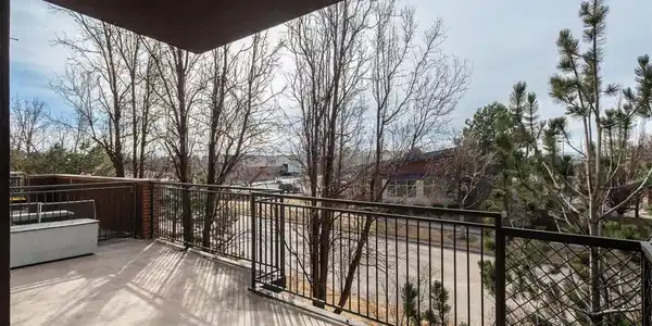Image 2: Awesome Patio With Mountain Views!