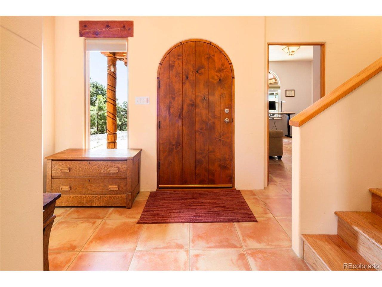 Image 4: Entrance Foyer with Spanish tiles Image 4: Entrance Foyer with Spanish tiles