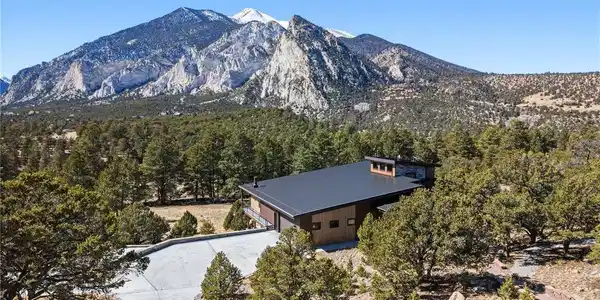 Image 4: State of the Art Home w/water & air purification systems