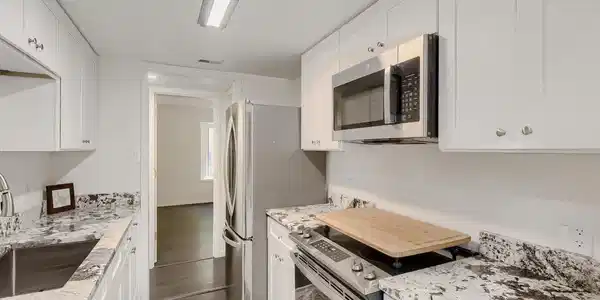 Image 3: 09 Kitchen.jpg Image 3: 09 Kitchen.jpg