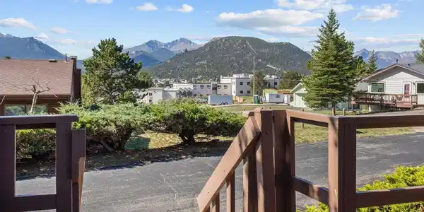 Image 4: Stunning mountain views Image 4: Stunning mountain views