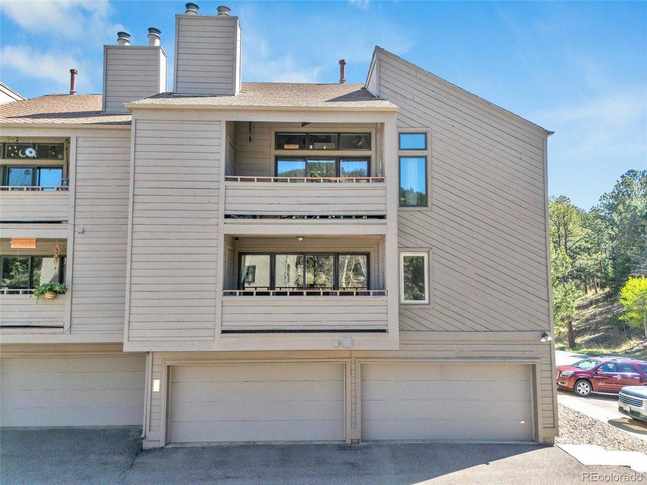Image 1: Unit located on lower level (above garage) Image 1: Unit located on lower level (above garage)