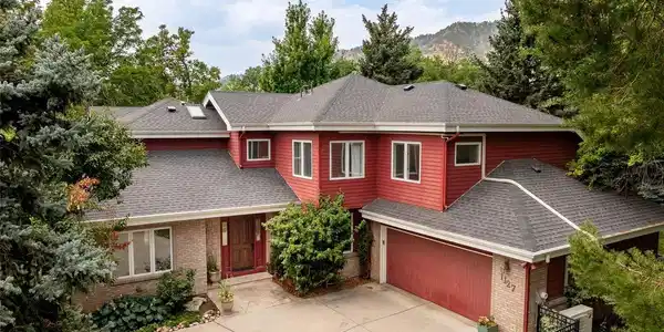 1127 Juniper Ave