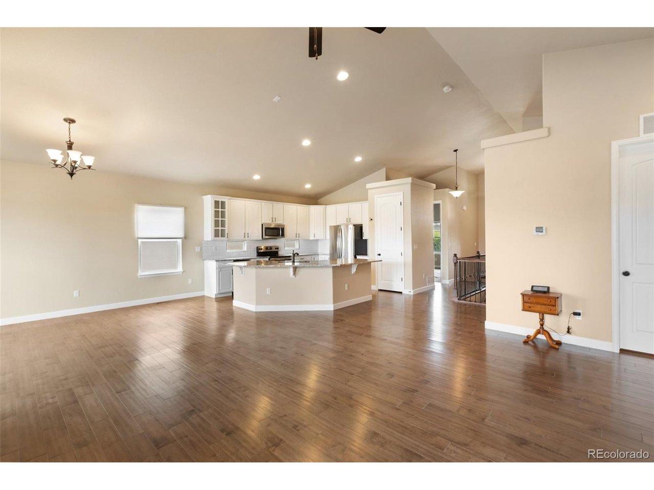 Image 4: Room for Everyone to hang in the kitchen Image 4: Room for Everyone to hang in the kitchen