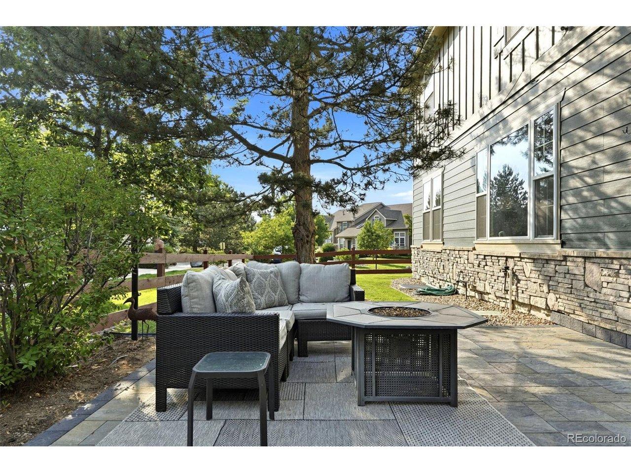 Image 4: Mature landscaping makes relaxing here a pleasure Image 4: Mature landscaping makes relaxing here a pleasure