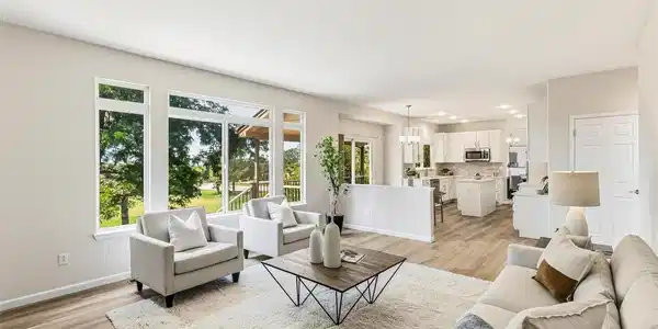 Image 4: Family Room Image 4: Family Room